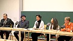 Thierry Bruehl, Hans-Peter Jahn, Sabine Coelsch-Foisner, Mimi Doulton und Daniel Sträßer. (v. L. n. R.) Bild: Thierry Bruehl, Hans-Peter Jahn, Sabine Coelsch-Foisner, Mimi Doulton und Daniel Sträßer. (v. L. n. R.)